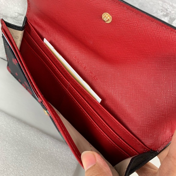 Michael Kors Jet Set Travel Flat Wallet - Picture 3 of 4